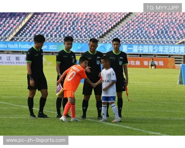 “青少年足球联赛精彩纷呈，激发青少年潜能”，青少年的足球联赛