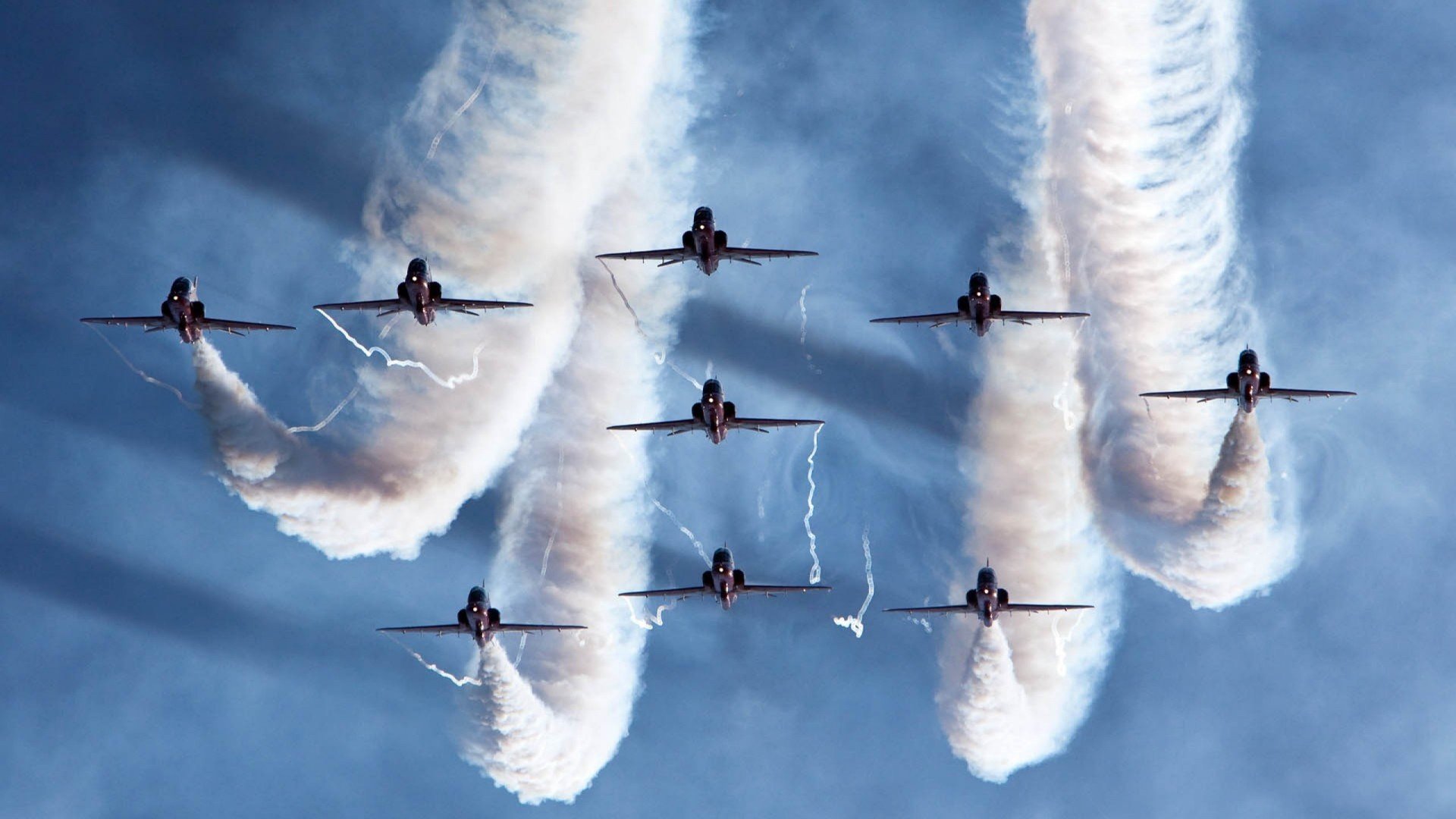 利物浦在欧冠小组赛中稳步前行,追逐冠军梦想