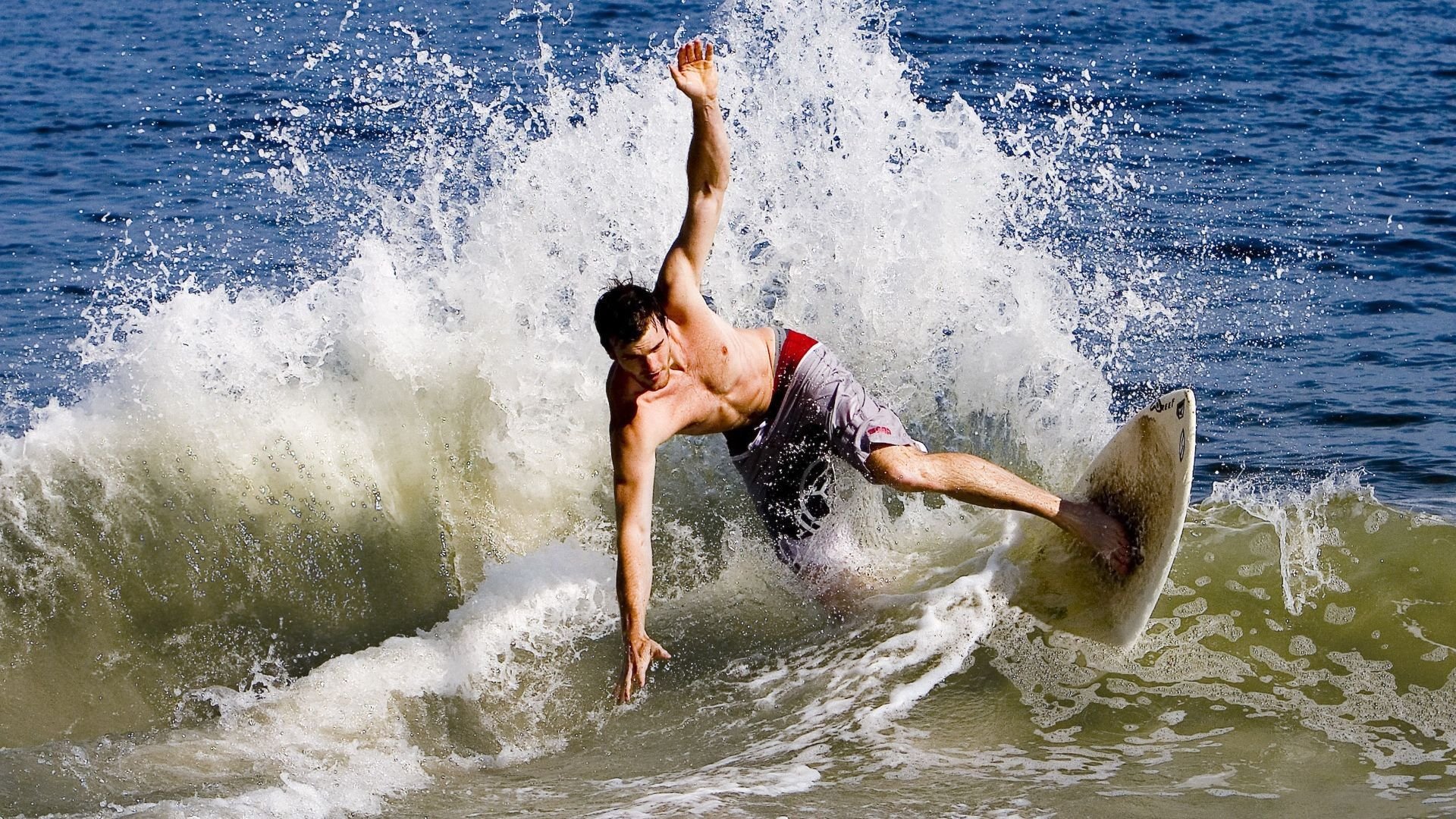 基:全黑队的“攻防转换利器”,每次防守后他都能迅速发动进攻