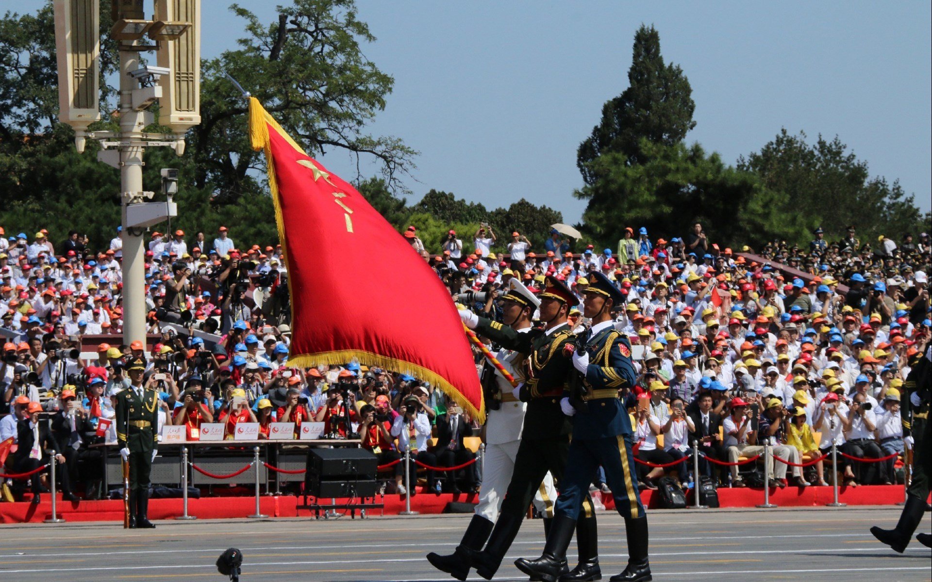 九游游戏中心-欧洲杯瞬间爆发：战术变化带来惊喜！，欧洲杯巨大争议