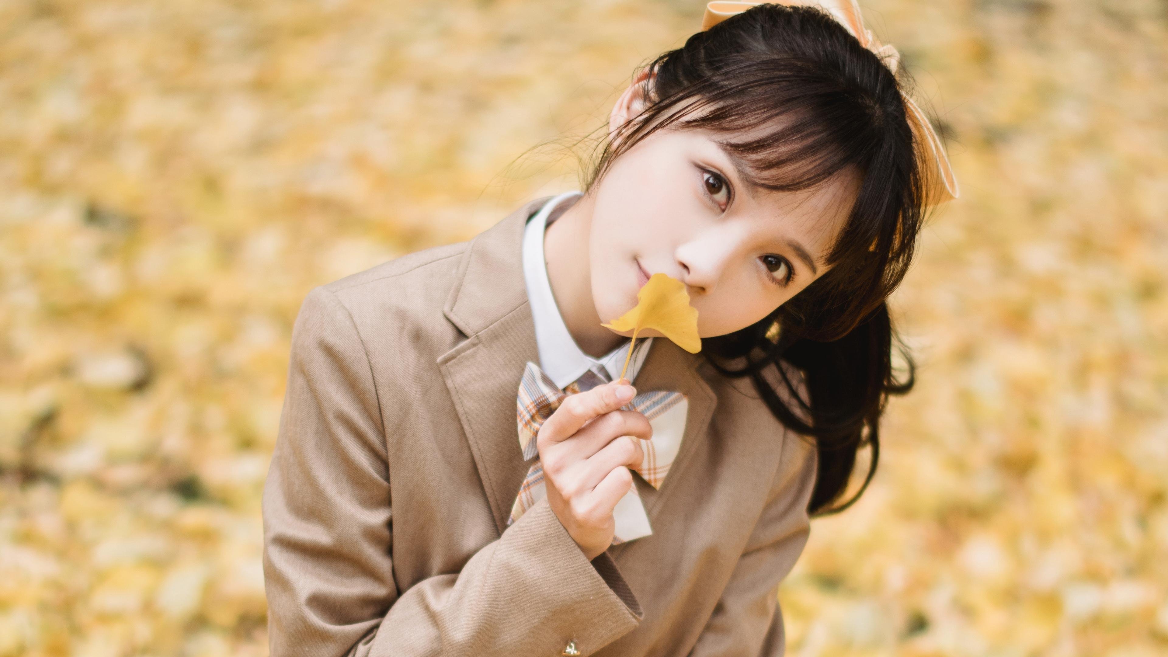 -高尔凭借个人能力，一人突破多重防线创造进攻机会，高尔高尔基